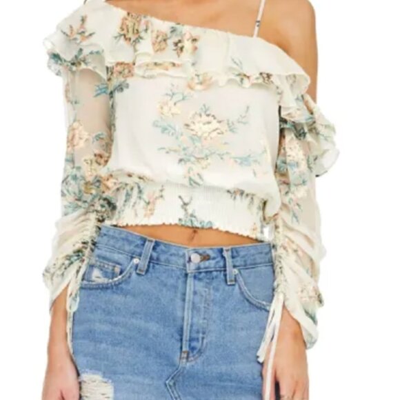 ASTR THE LABEL *NWT* SMALL Ivory Flowered One Shoulder Top - Picture 2 of 9